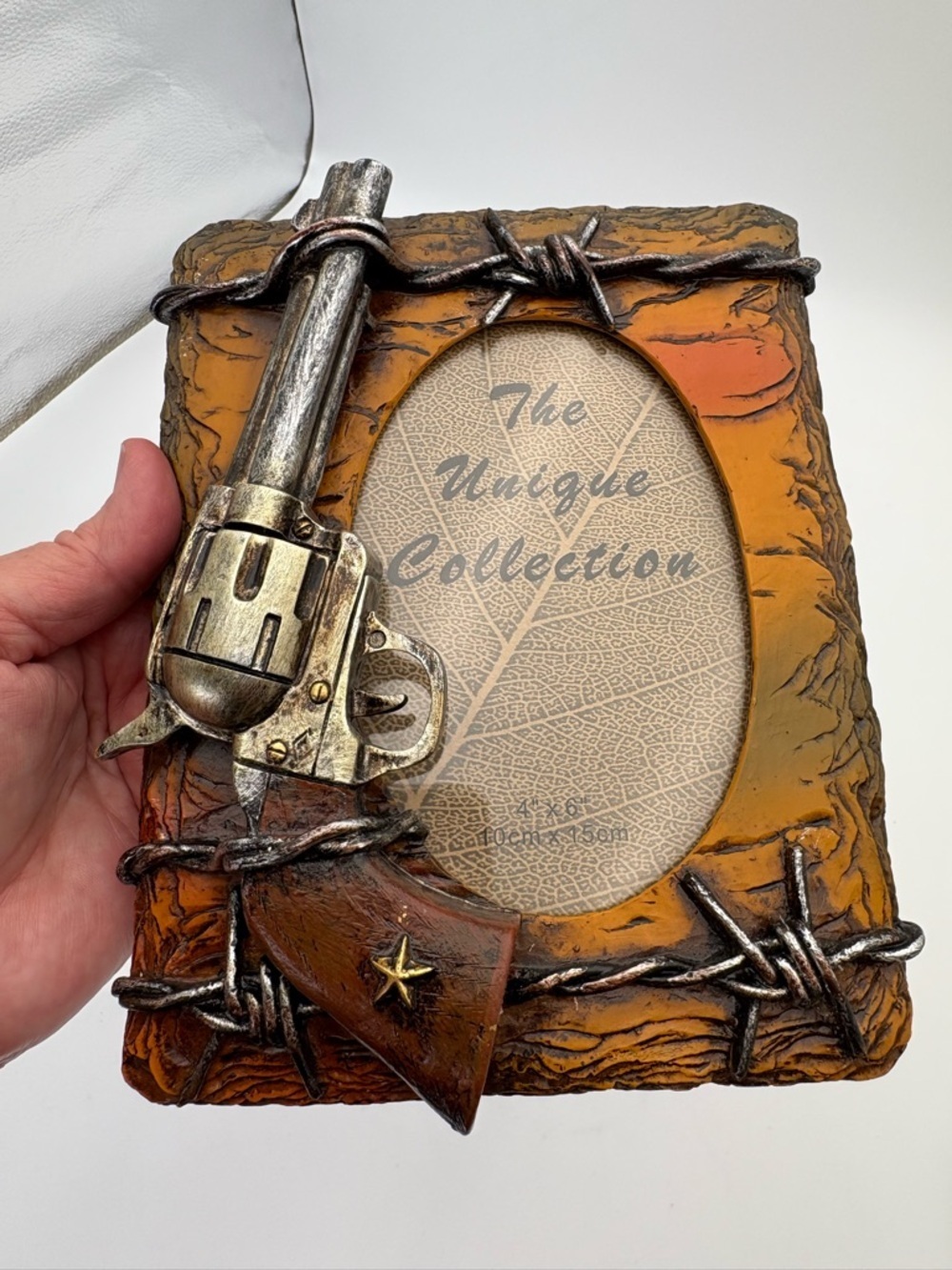 Western Revolver Picture Frame - Oval for 4x6 Photo - Picture 3 of 11